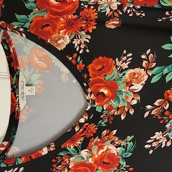 The Pioneer Woman Blouse Floral XL Red Roses Black - Picture 4 of 5